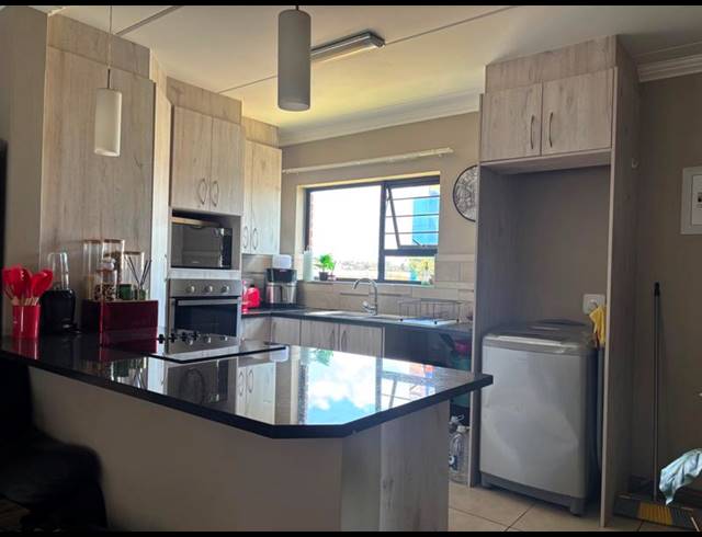 2 BEDROOM APARTMENT FOR SALE IN AMBERFIELD